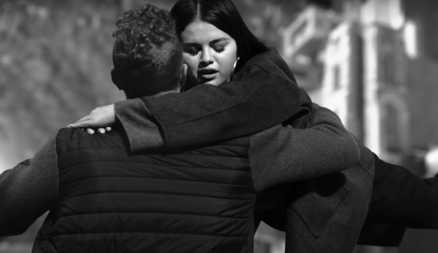 Coldplay-lanca-clipe-do-single-Let-Somebody-Go-em-parceria-com-Selena-Gomez