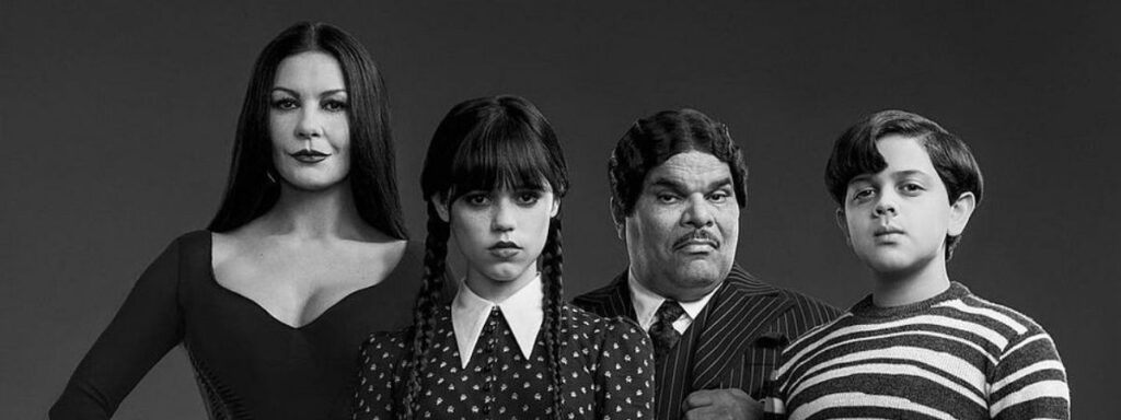 Serie-Wandinha-revelada-a-1a-imagem-da-nova-Familia-Addams-3-1024x384